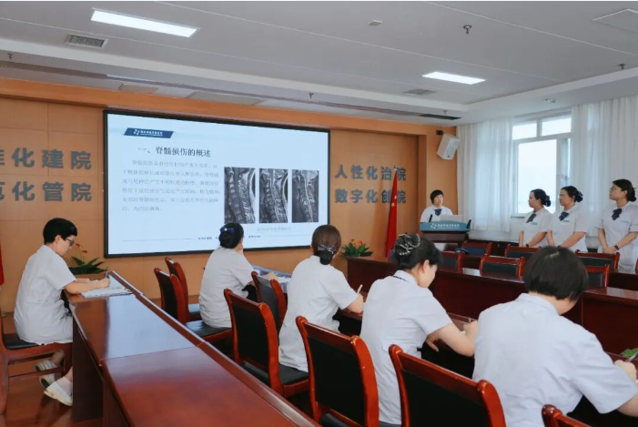 我院护理部成功开展“脊髓损伤术后护理”专项业务查房